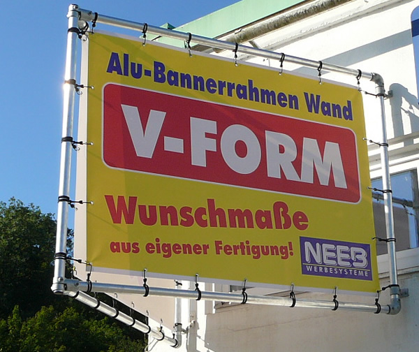 bannerrahmen_v-form_wandmontage