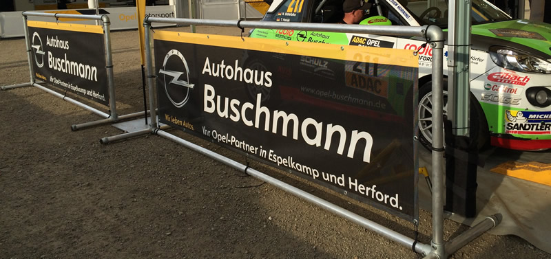 Bannerrahmen Stand ohne Bodenfreiheit - Autohaus Buschmann